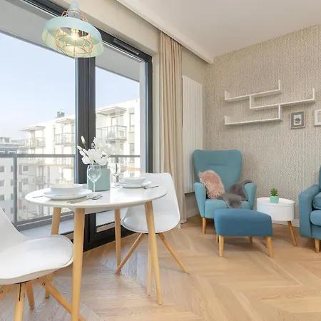 Apartament Bright Blue With Balcony, Parking And Air Conditioning In By Renters Warszawa