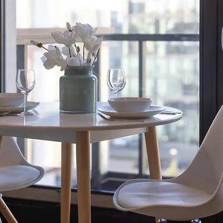 Bright Blue With Balcony, Parking And Air Conditioning In By Renters דירה *