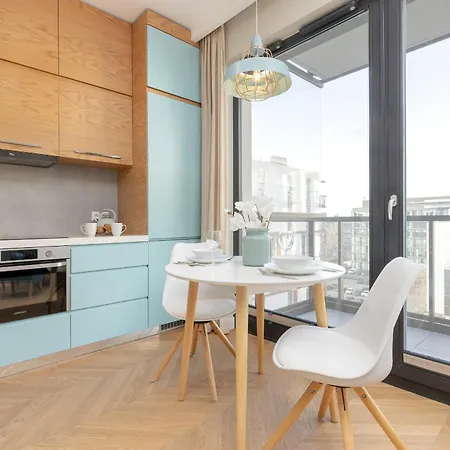 Bright Blue With Balcony, Parking And Air Conditioning In By Renters * ורשה
