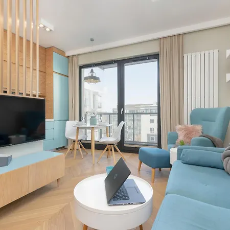 דירה Bright Blue With Balcony, Parking And Air Conditioning In By Renters *
