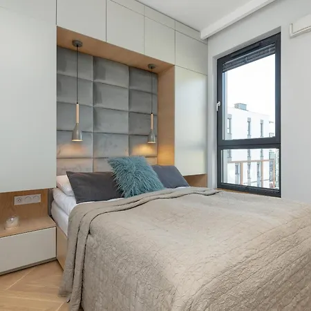 Bright Blue With Balcony, Parking And Air Conditioning In By Renters *