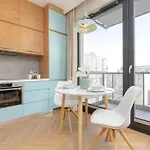 Bright Blue With Balcony, Parking And Air Conditioning In By Renters * 바르샤바